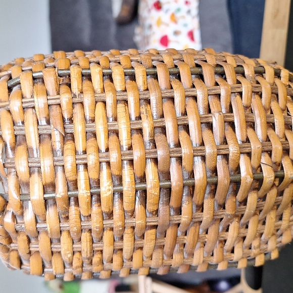 Wicker basket -long handled with 3 metal feet measures 17 inches tall - Picture 8 of 8